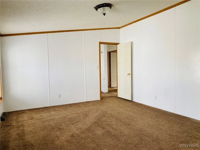 $124,900 | 837 Willowbrook Drive, Lockport, NY 14094