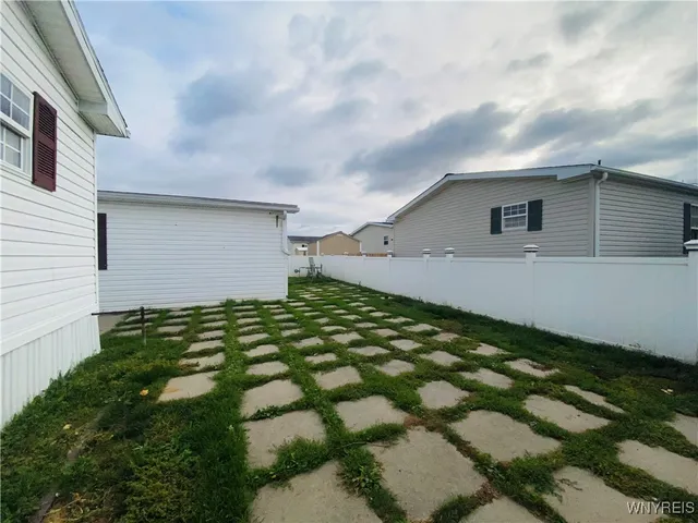 $124,900 | 837 Willowbrook Drive, Lockport, NY 14094