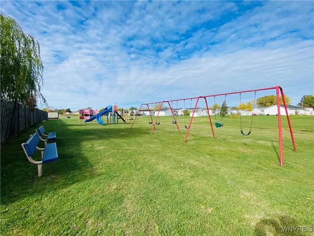 $124,900 | 837 Willowbrook Drive, Lockport, NY 14094