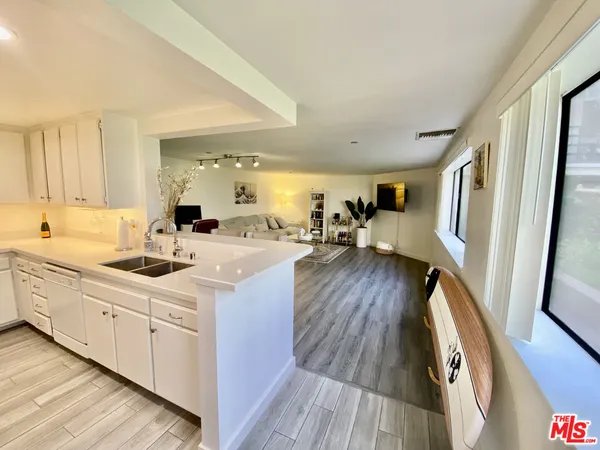 $3,700 | 2910 Neilson Way, Unit 604, Santa Monica, CA 90405