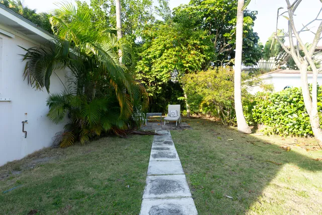 $1,800 | 245 Cortez Road, Unit B, West Palm Beach, FL 33405