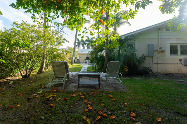 $1,800 | 245 Cortez Road, Unit B, West Palm Beach, FL 33405