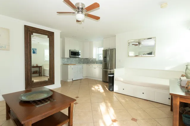 $1,800 | 245 Cortez Road, Unit B, West Palm Beach, FL 33405