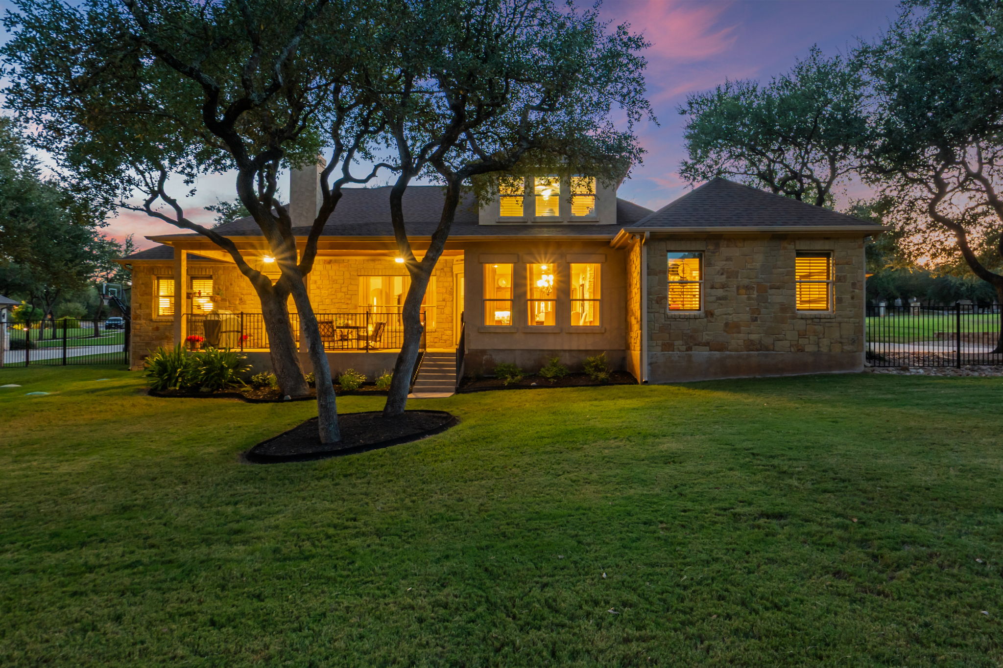 104 Vista Lane Georgetown, TX 78633 - Photo 33 of 36 Whether Indoors or outdoors, this home offers exceptional accommodations.
