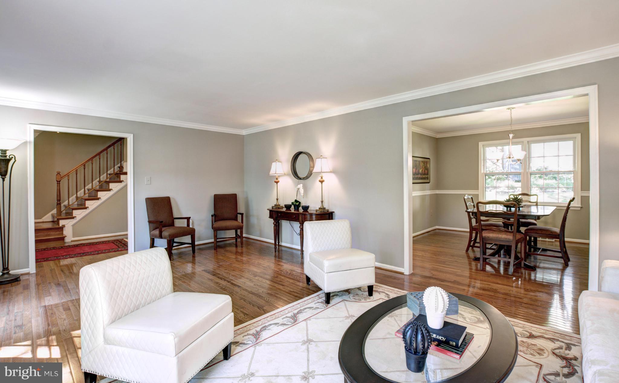 8927 Renshaw Court Springfield, VA 22153 - Photo 3 of 30 Living Room