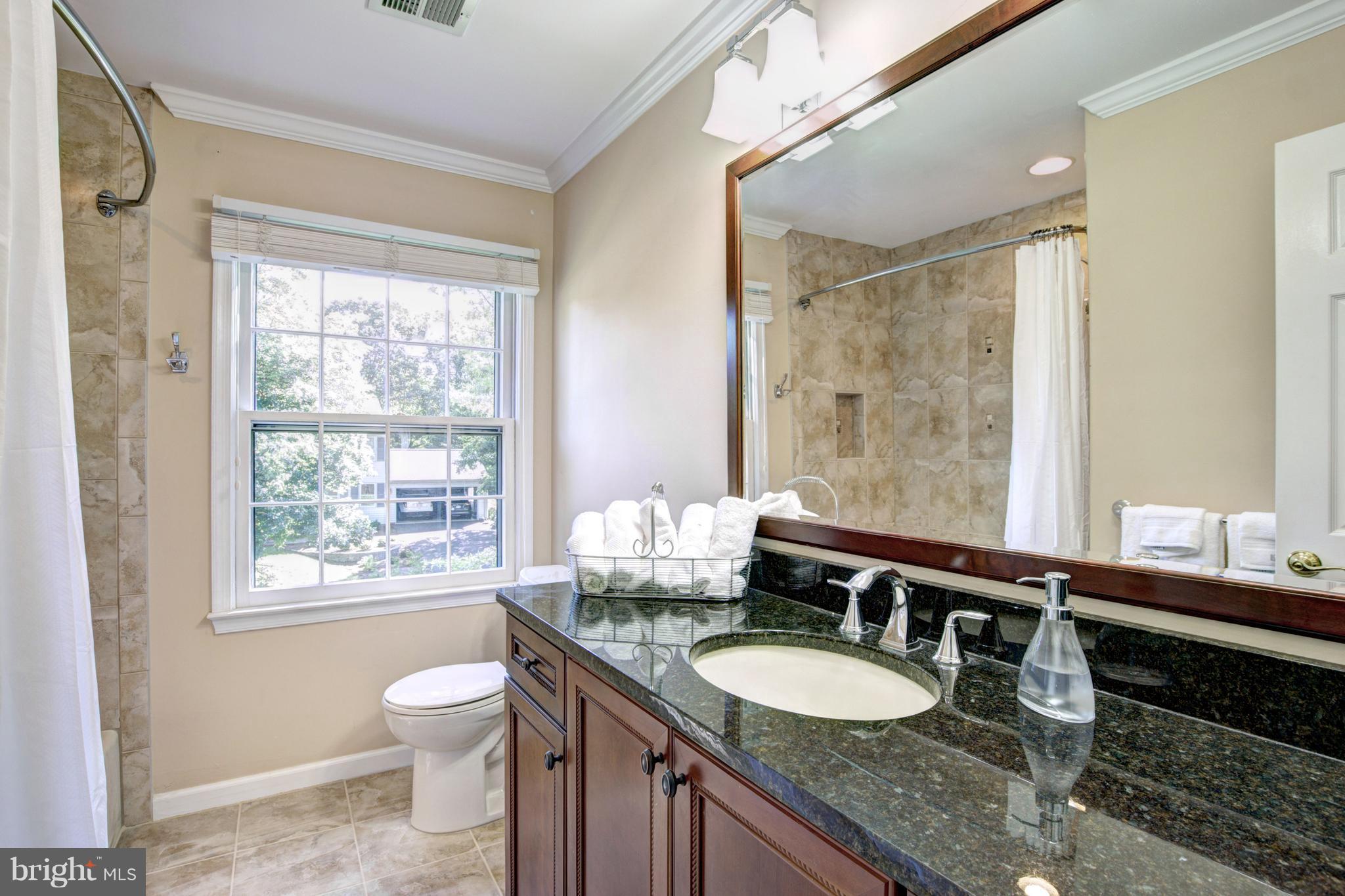 8927 Renshaw Court Springfield, VA 22153 - Photo 23 of 30 Bath