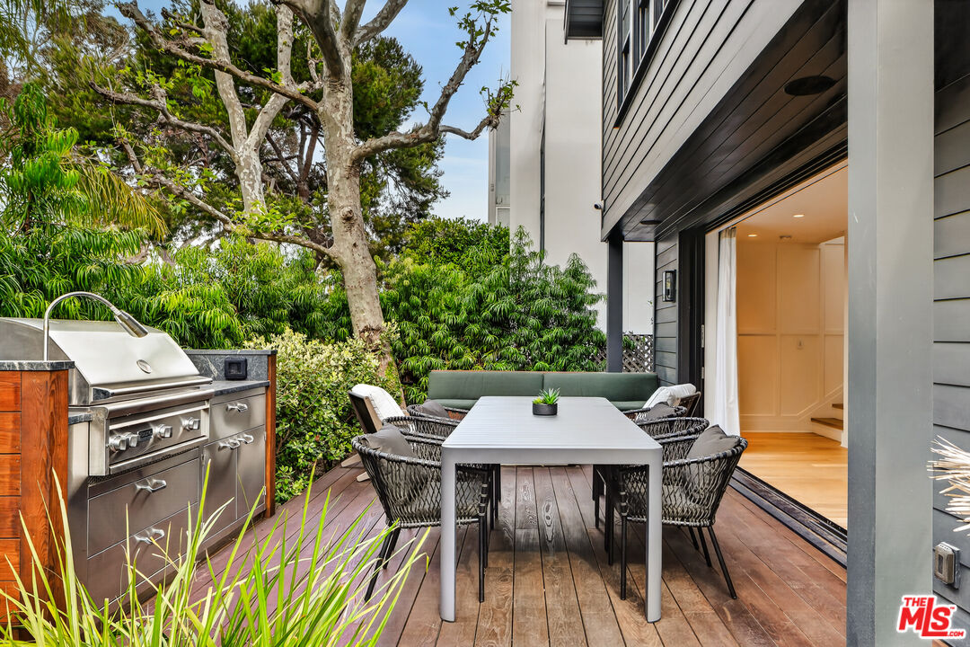564 Rialto Avenue Venice, CA 90291 - Photo 16 of 49