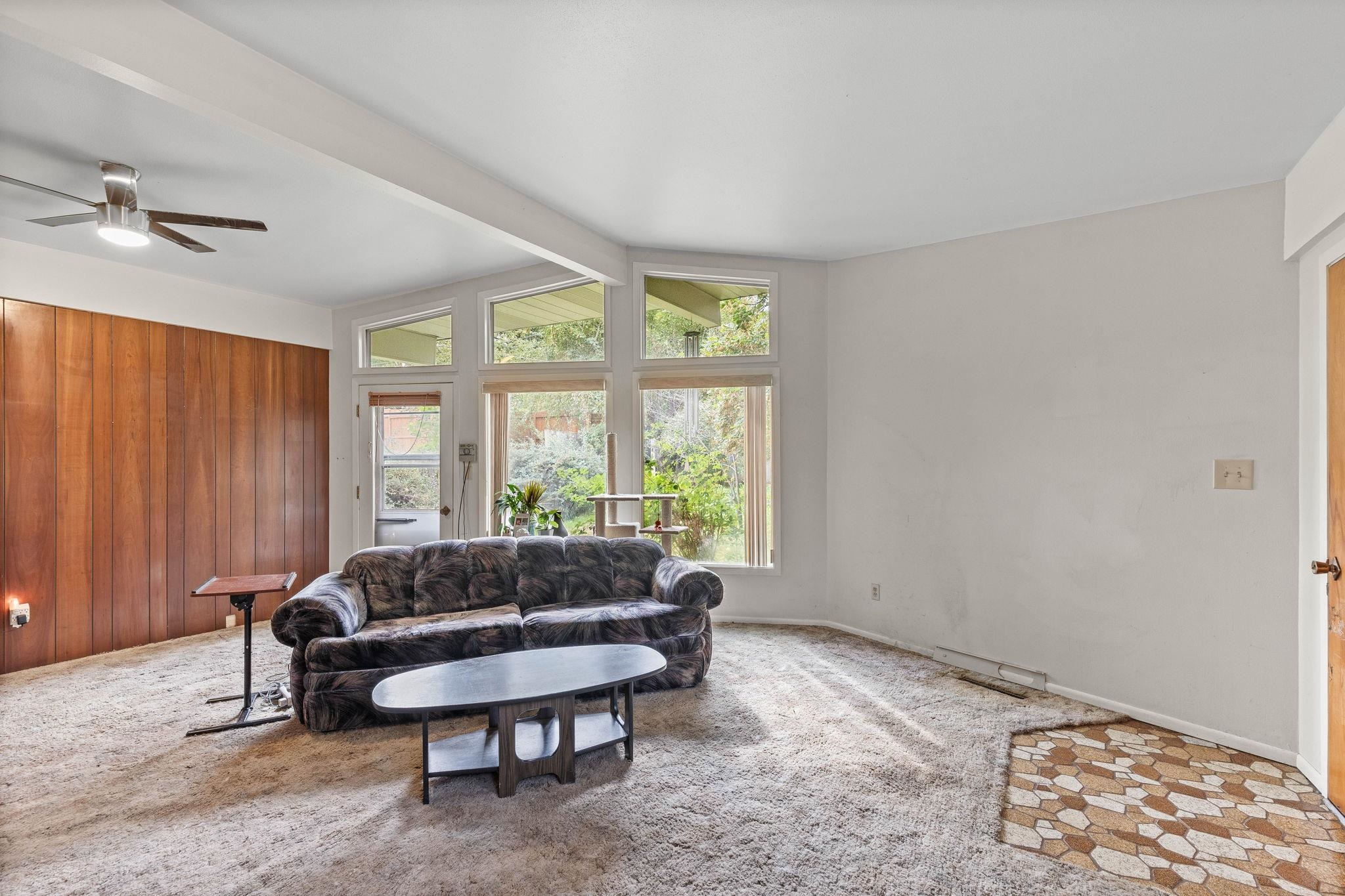 3907 South Perry Street Spokane, WA 99203 - Photo 4 of 20