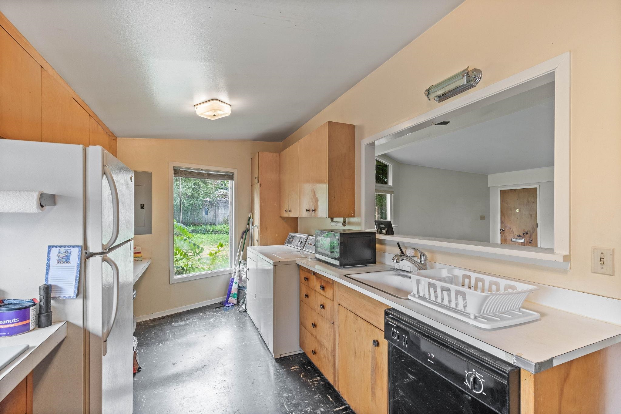 3907 South Perry Street Spokane, WA 99203 - Photo 6 of 20