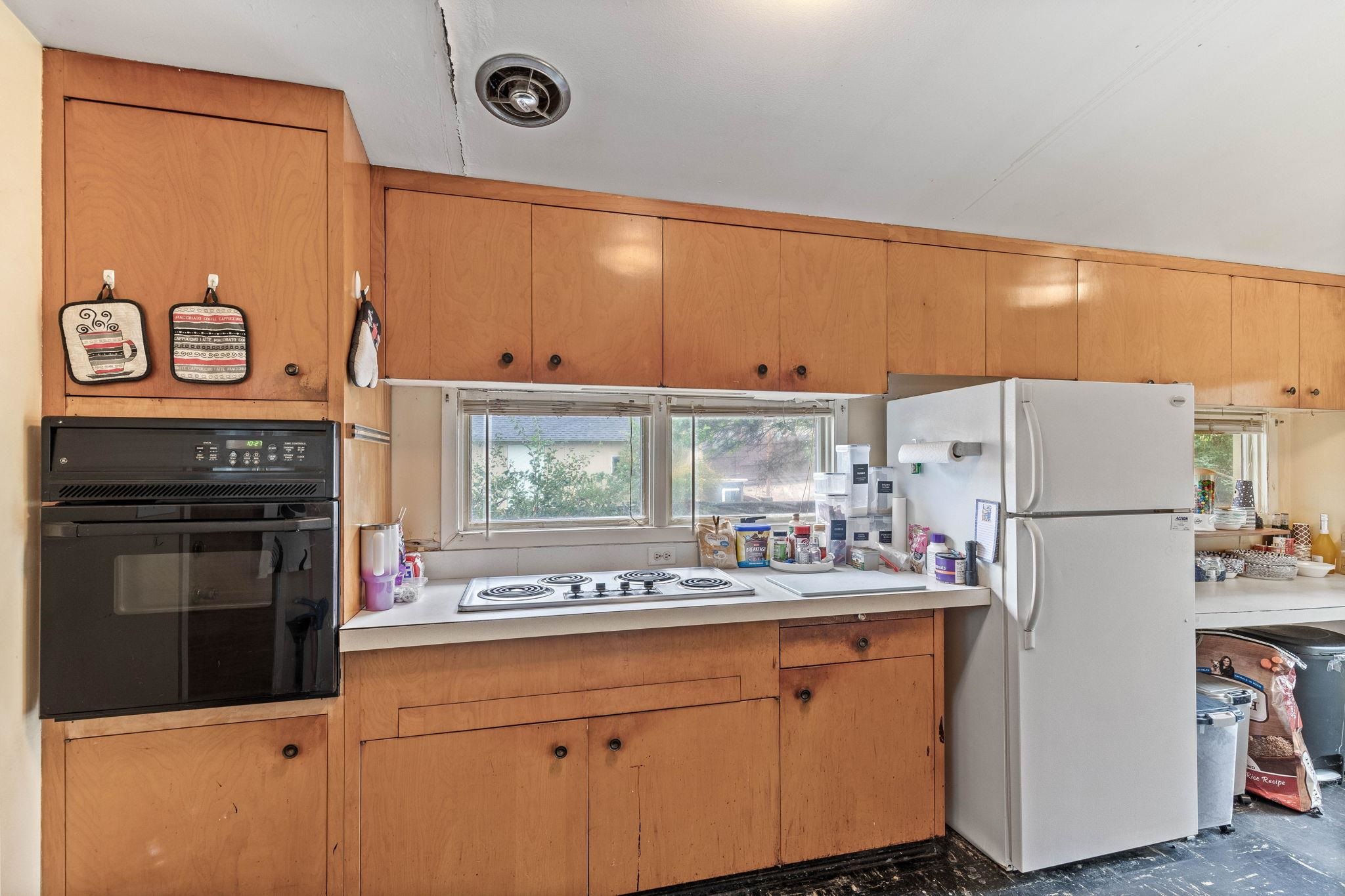 3907 South Perry Street Spokane, WA 99203 - Photo 7 of 20