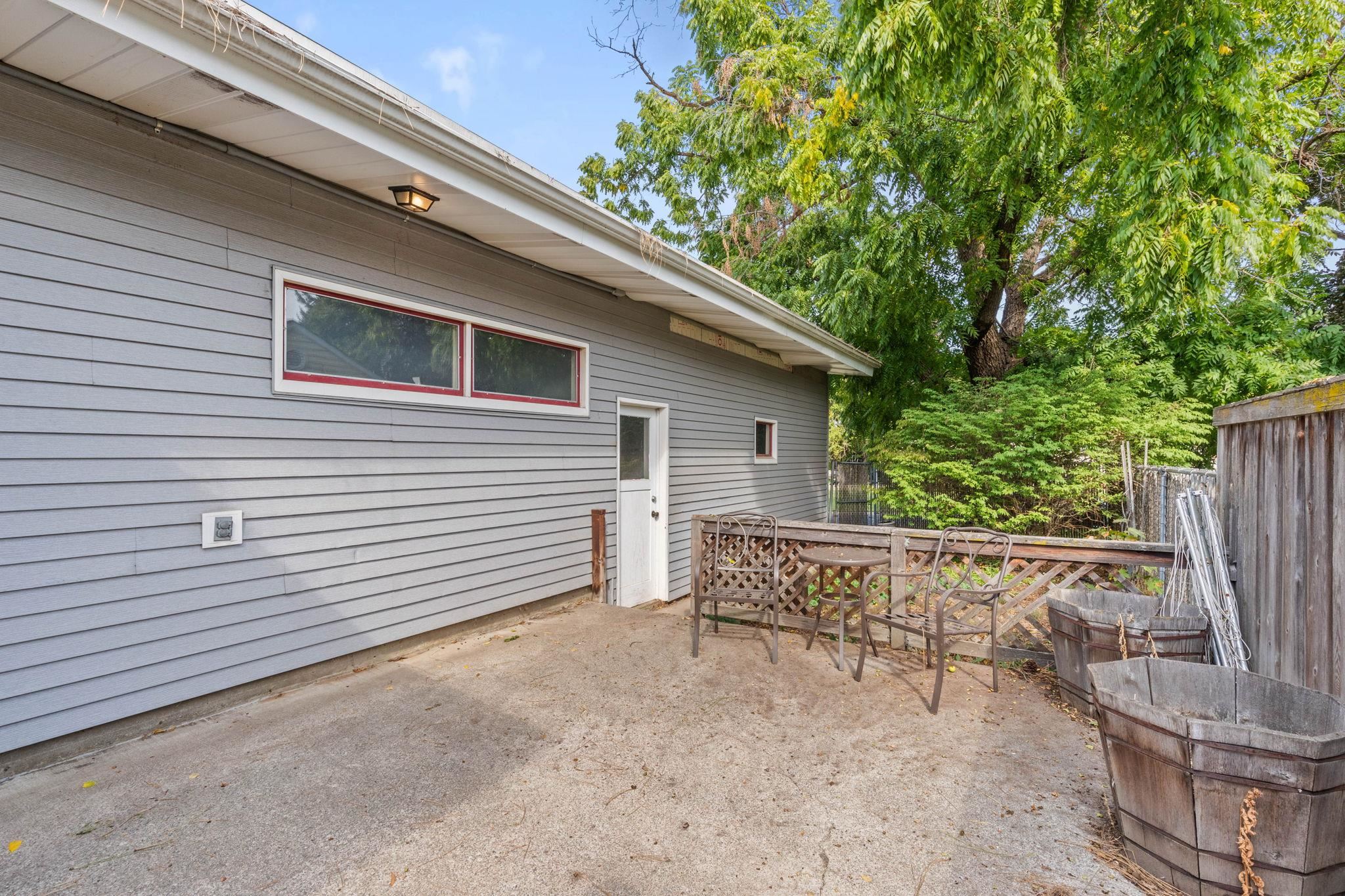 3907 South Perry Street Spokane, WA 99203 - Photo 10 of 20