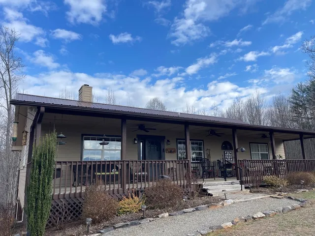 $550,000 | 971 White Oak Drive, Warne, NC 28909