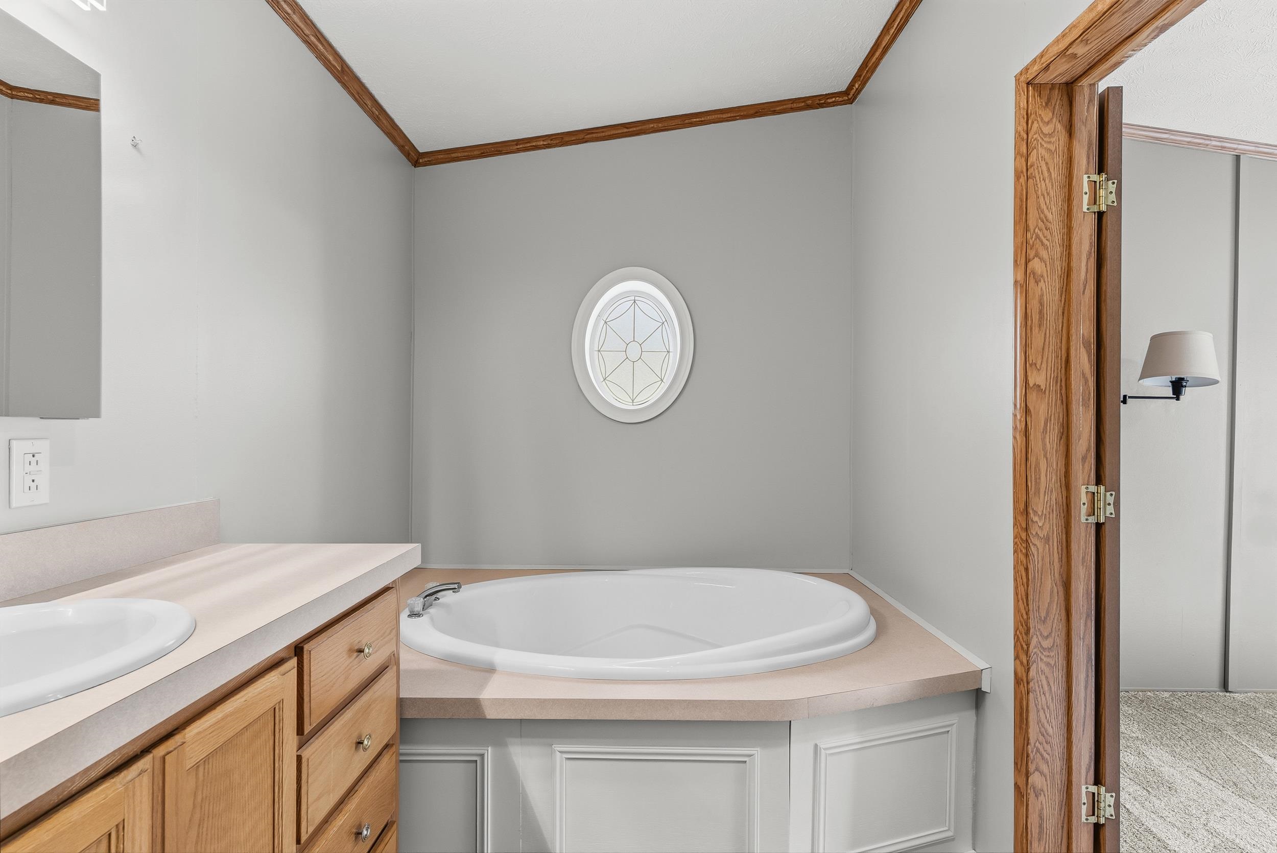 880 North East Street Fenton, MI 48430 - Photo 21 of 33 50213327-6fa21ec5-d339-4be8-a99f-e8a7387cacb0.JPG