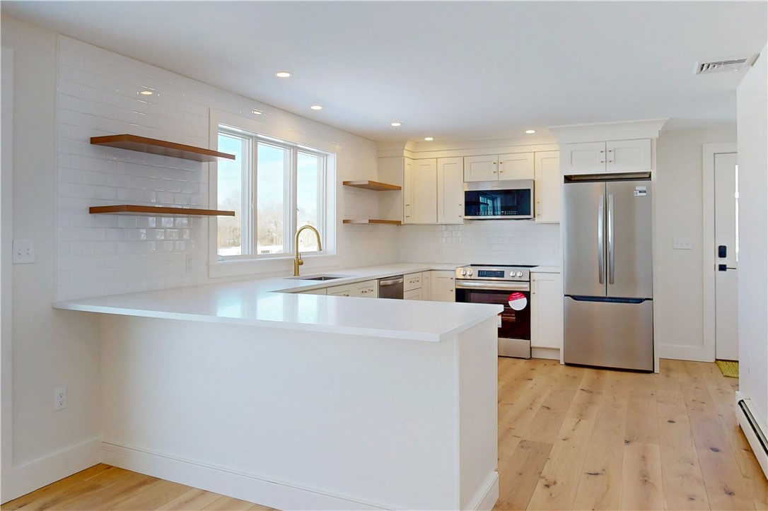 3211 Main Road Tiverton, RI 02878 - Photo 11 of 31