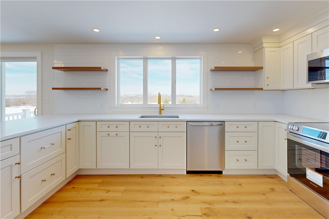 3211 Main Road Tiverton, RI 02878 - Photo 12 of 31