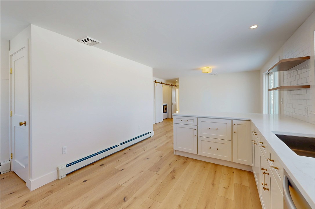 3211 Main Road Tiverton, RI 02878 - Photo 9 of 31