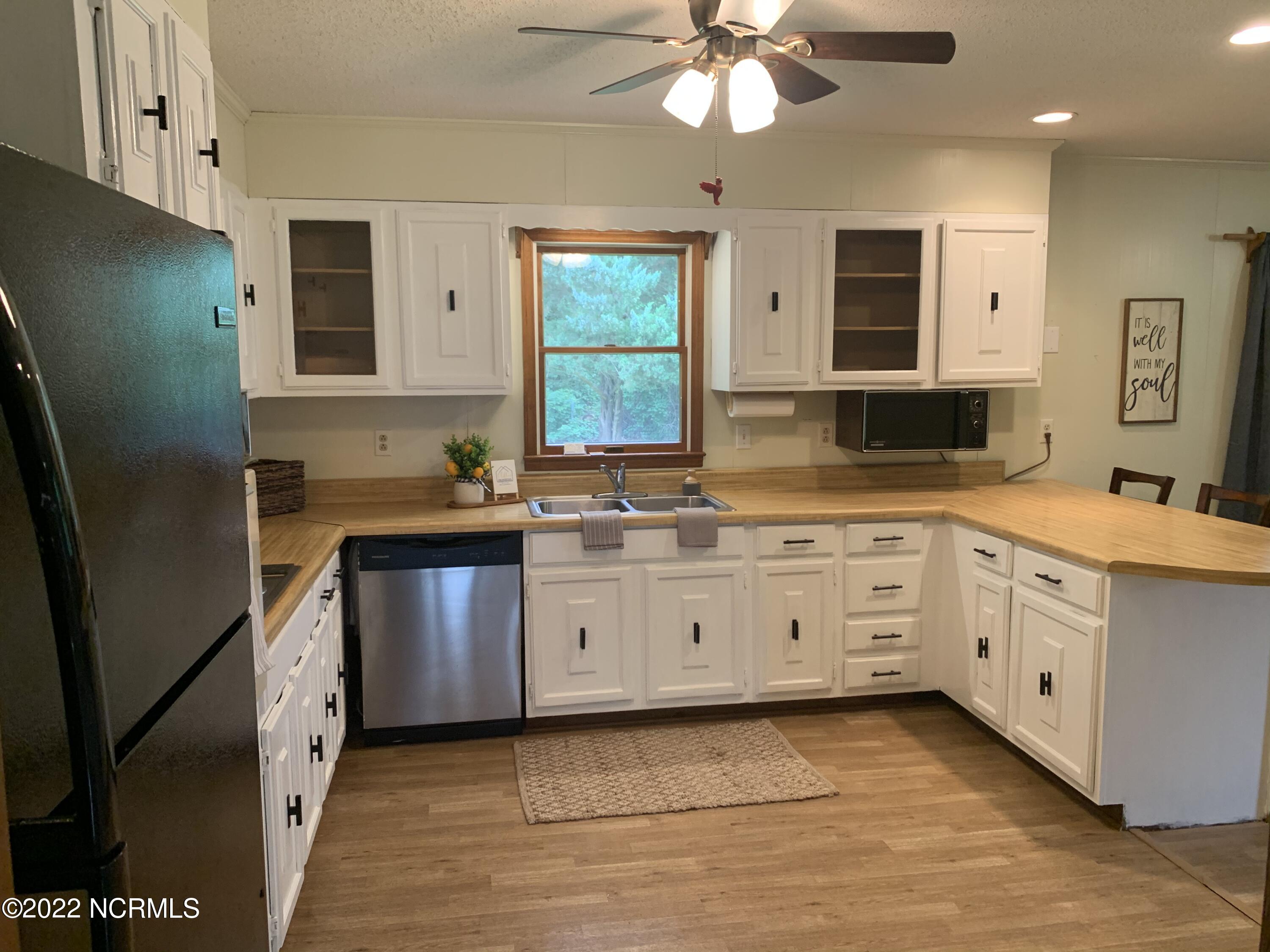 133 Ridge Road Newport, NC 28570 - Photo 7 of 26