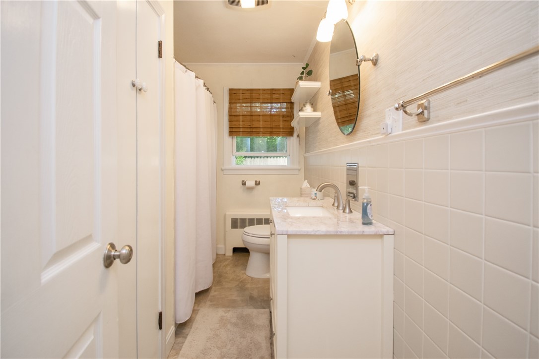 23 Sherwood Road Middletown, RI 02842 - Photo 16 of 33