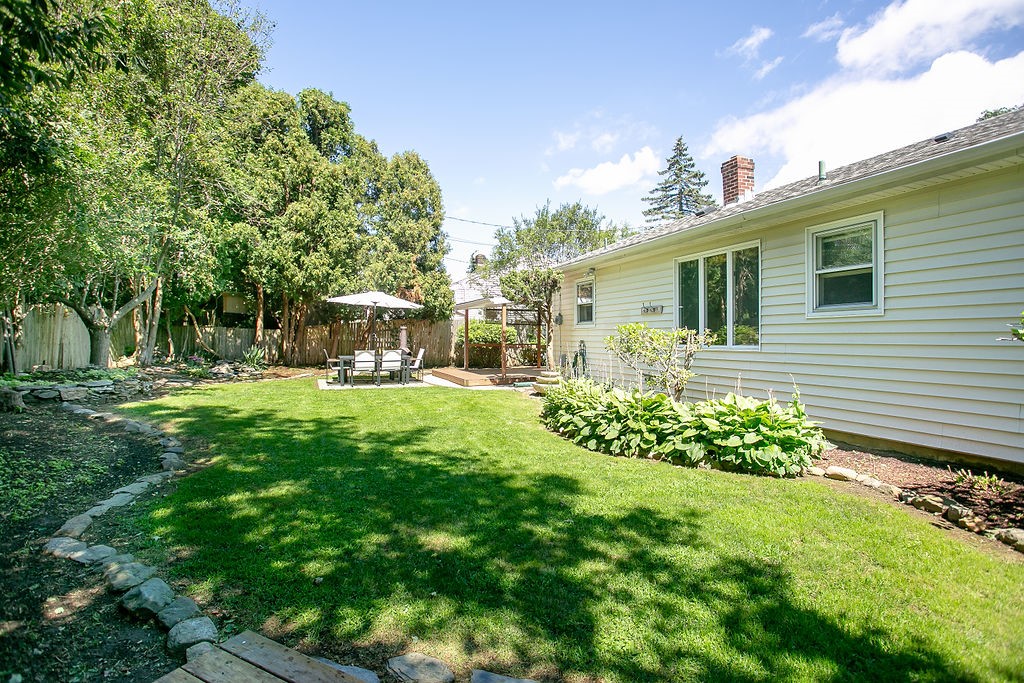 23 Sherwood Road Middletown, RI 02842 - Photo 31 of 33