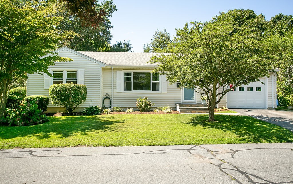 23 Sherwood Road Middletown, RI 02842 - Photo 32 of 33