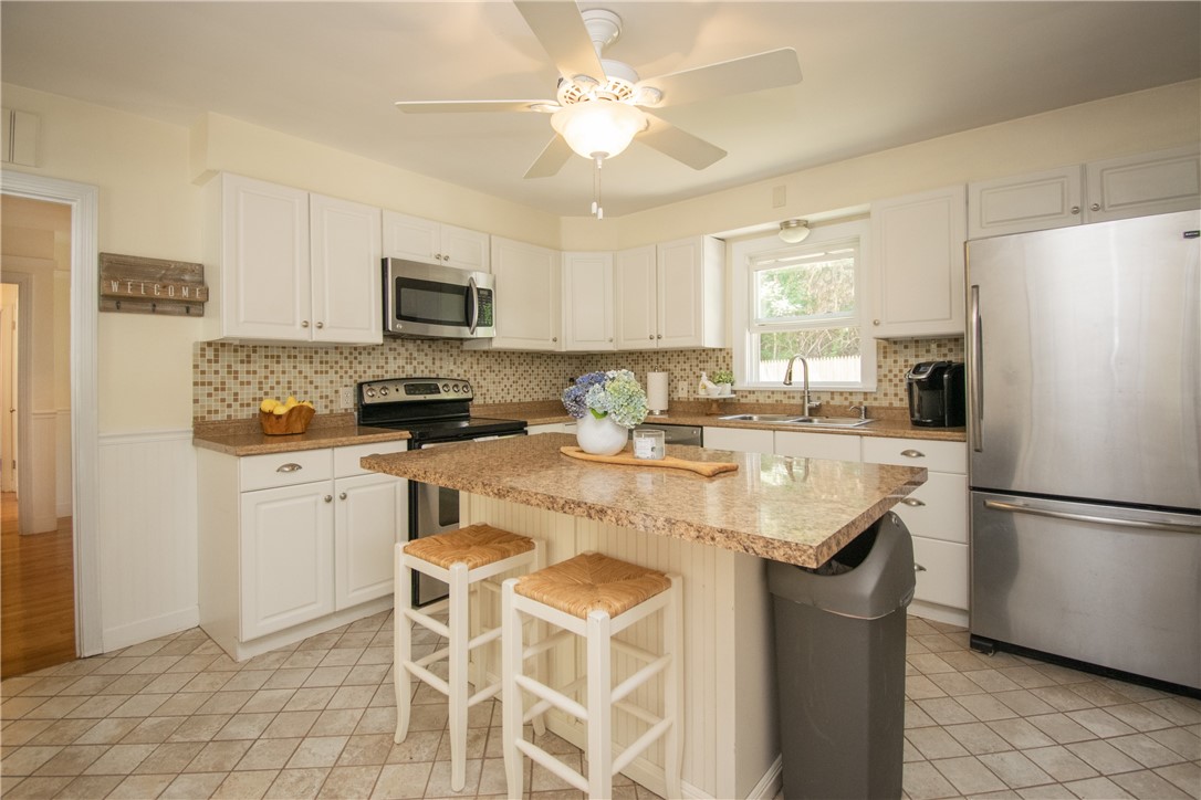 23 Sherwood Road Middletown, RI 02842 - Photo 6 of 33