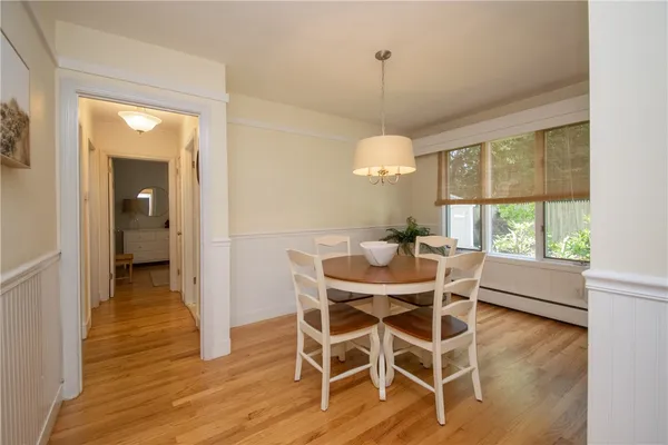 $2,800 | 23 Sherwood Road, Middletown, RI 02842
