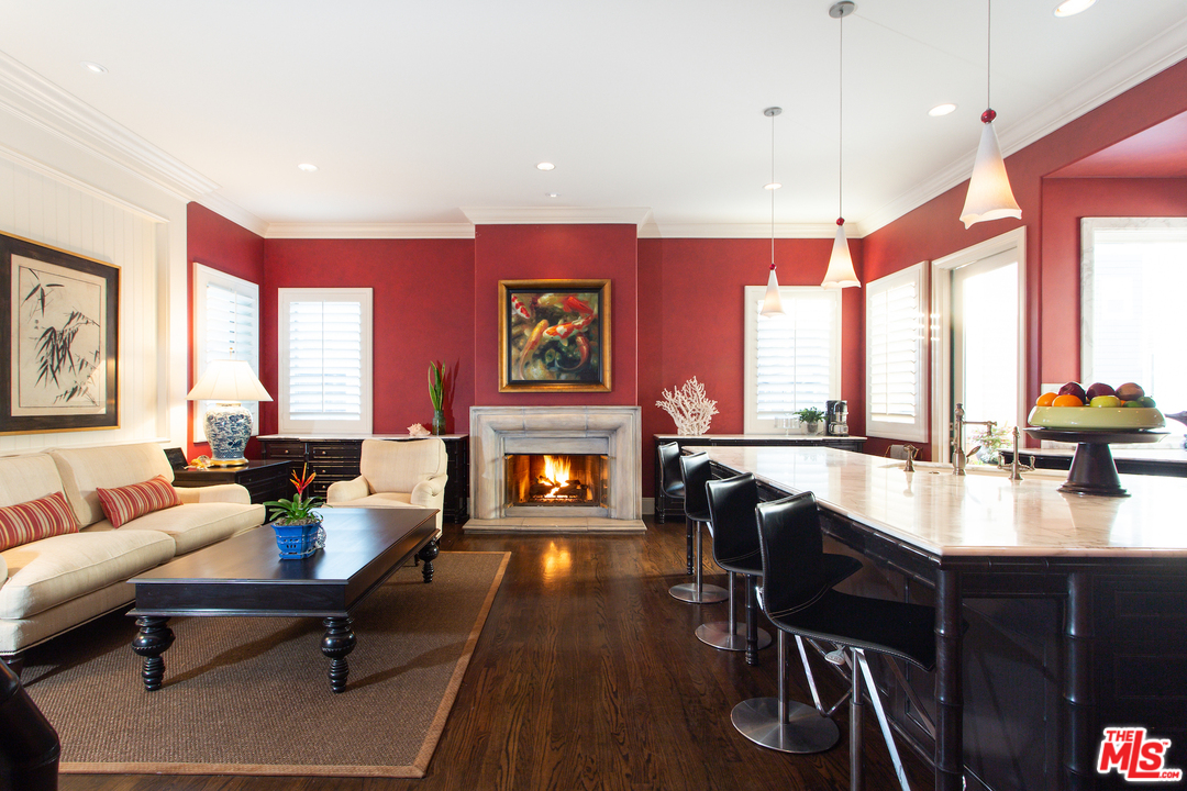 121 Reef Mall Marina del Rey, CA 90292 - Photo 2 of 54