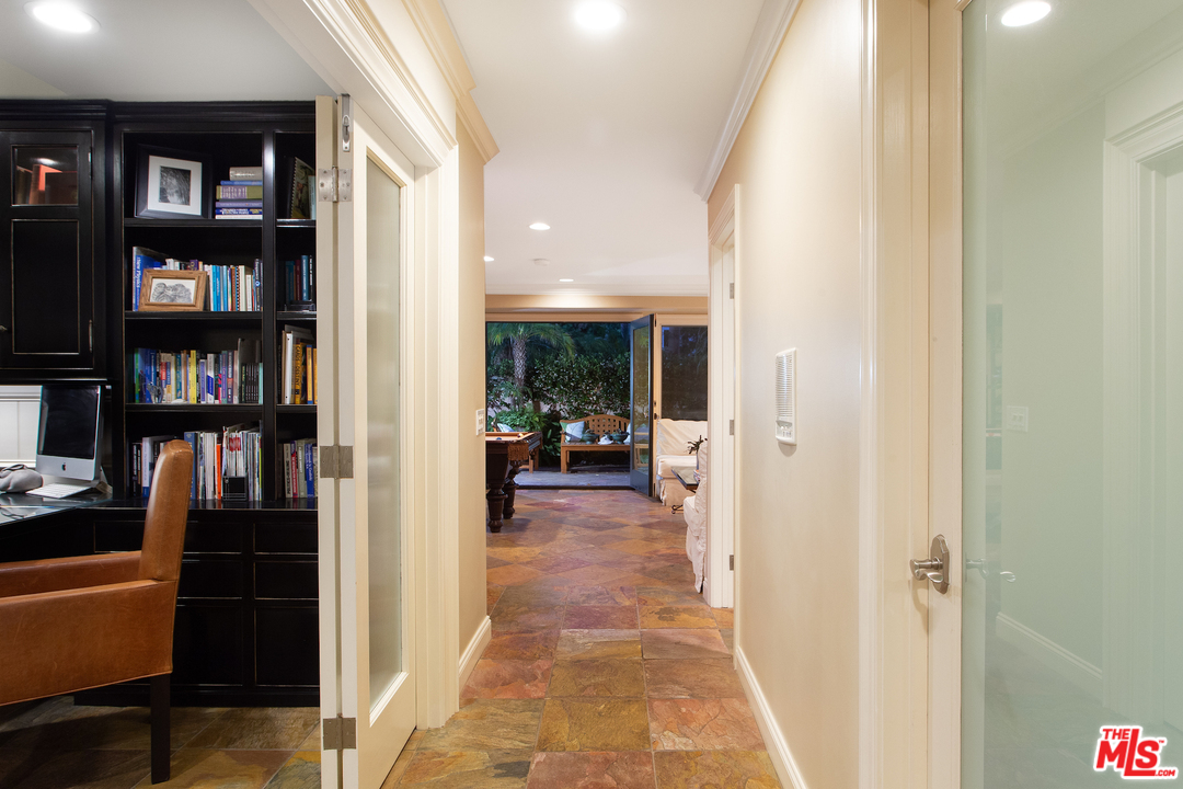 121 Reef Mall Marina del Rey, CA 90292 - Photo 13 of 54