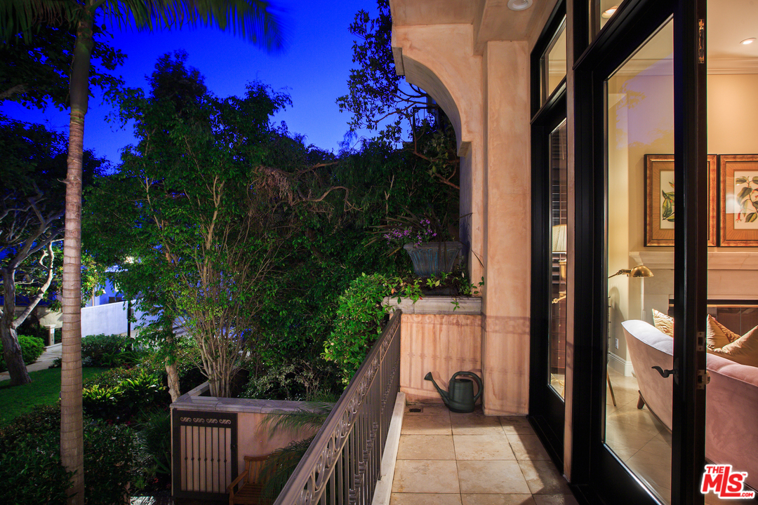 121 Reef Mall Marina del Rey, CA 90292 - Photo 22 of 54