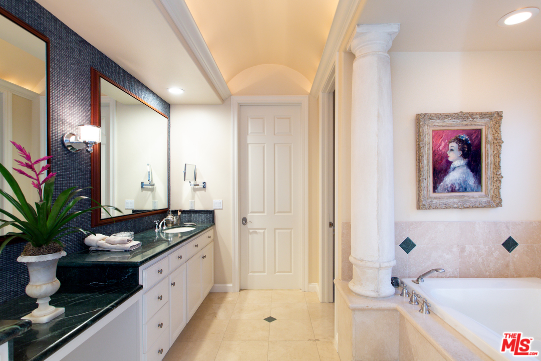 121 Reef Mall Marina del Rey, CA 90292 - Photo 38 of 54