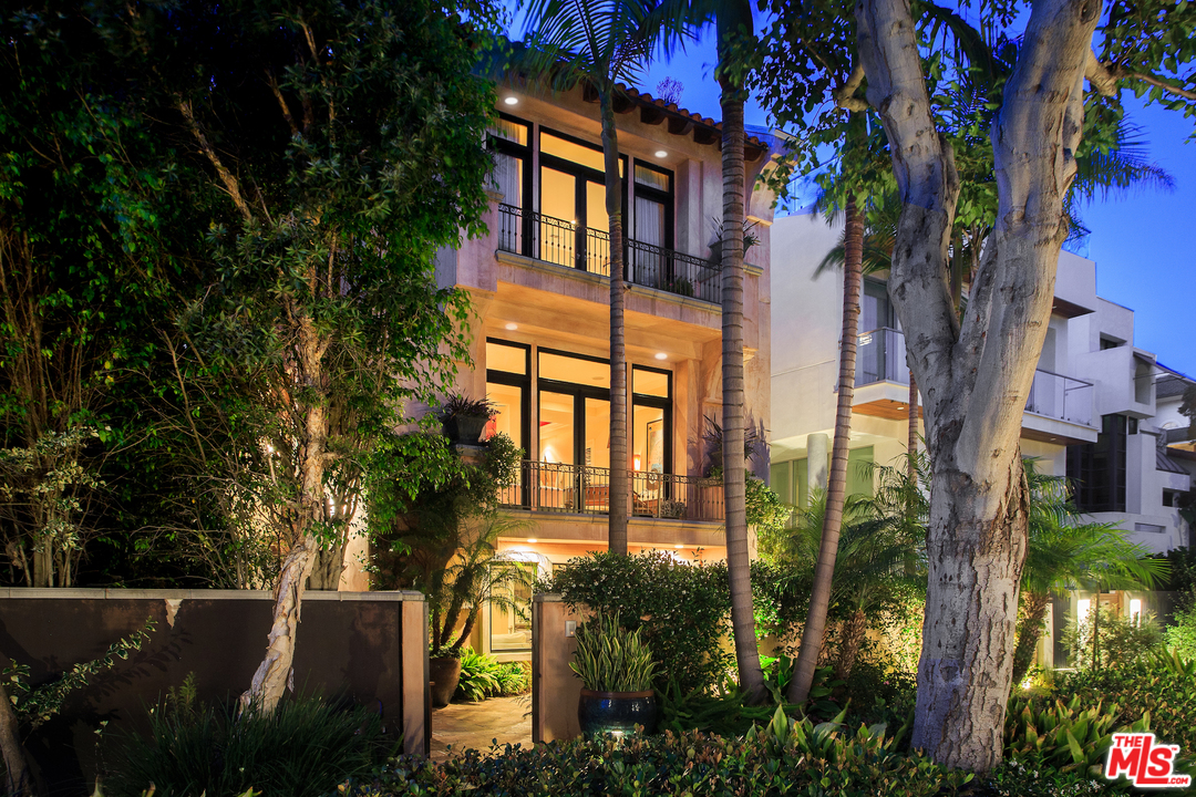 121 Reef Mall Marina del Rey, CA 90292 - Photo 5 of 54