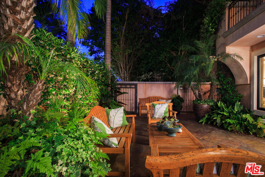 121 Reef Mall Marina del Rey, CA 90292 - Photo 6 of 54