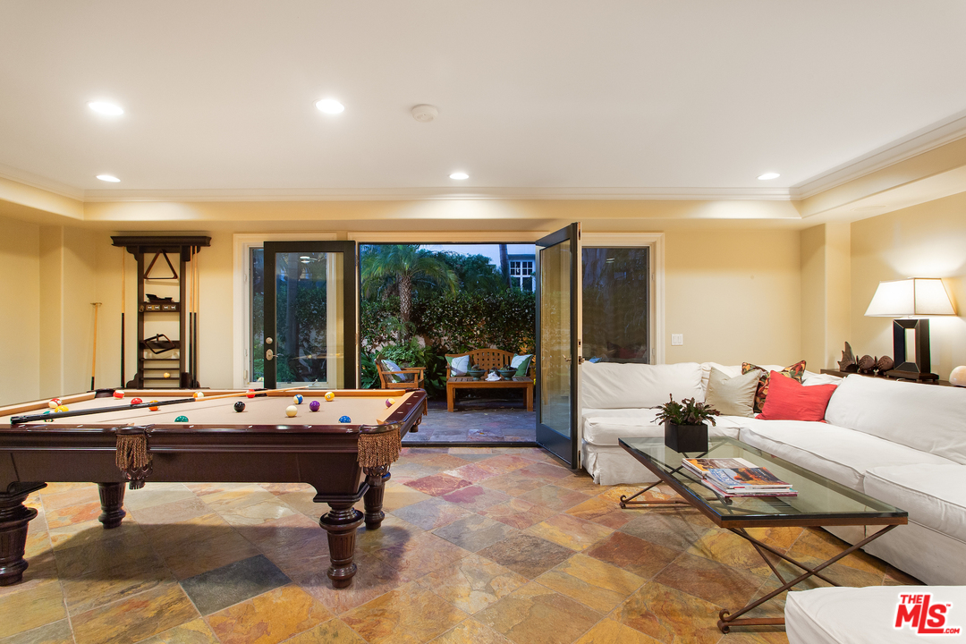 121 Reef Mall Marina del Rey, CA 90292 - Photo 8 of 54