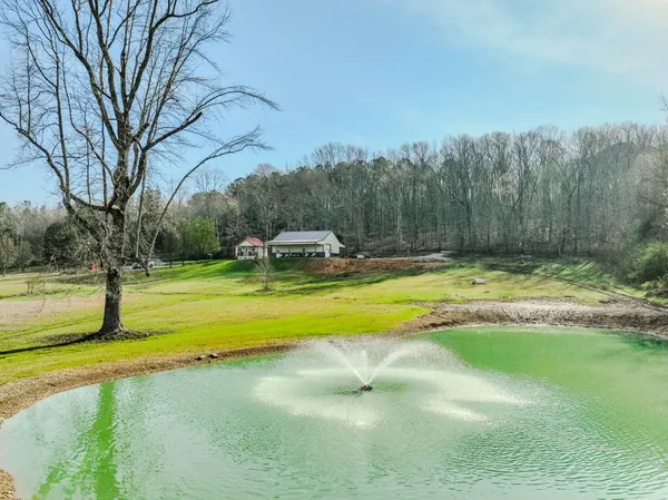 $448,500 | 109 Rascal Town Road, Loretto, TN 38469
