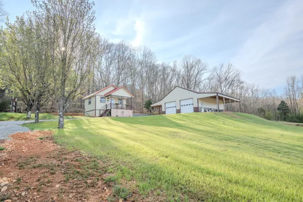 $448,500 | 109 Rascal Town Road, Loretto, TN 38469