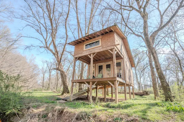 $448,500 | 109 Rascal Town Road, Loretto, TN 38469