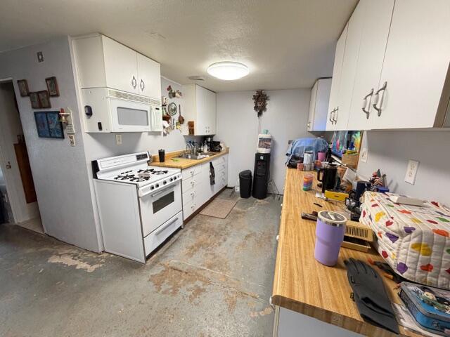 W8690 Lake Road Richmond, WI 53115 - Photo 8 of 22 IMG_6920