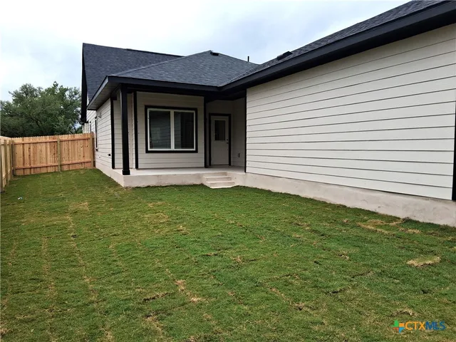 a view of a garden with plants