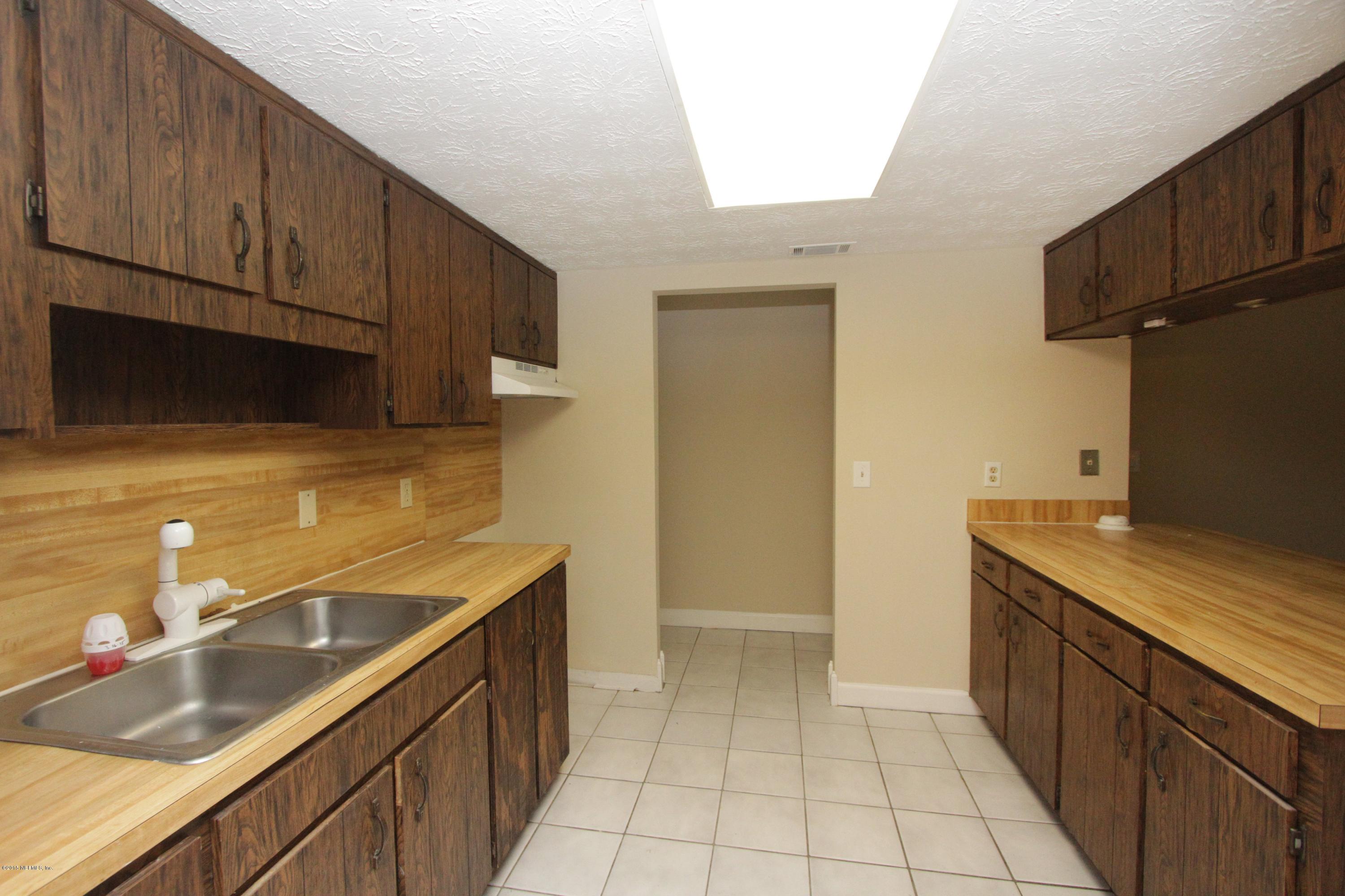 5366 Losco Road Jacksonville, FL 32257 - Photo 8 of 17 Kitchen
