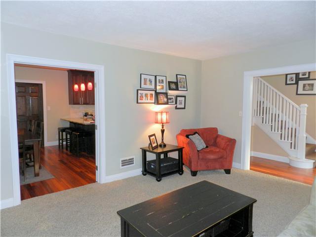 1518 Meadow Road Columbus, OH 43212 - Photo 11 of 25