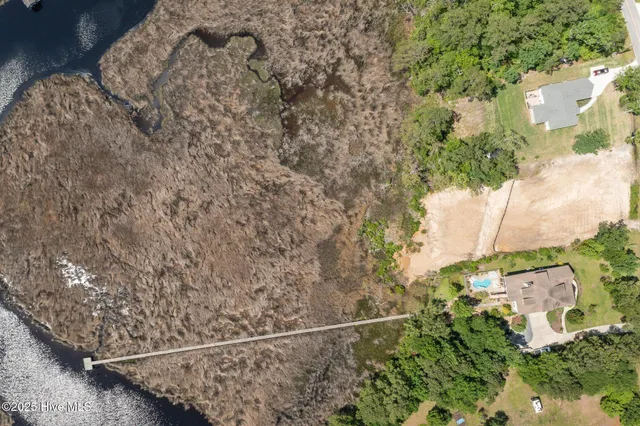 $299,000 | 240 White Oak Bluff Road, Stella, NC 28582