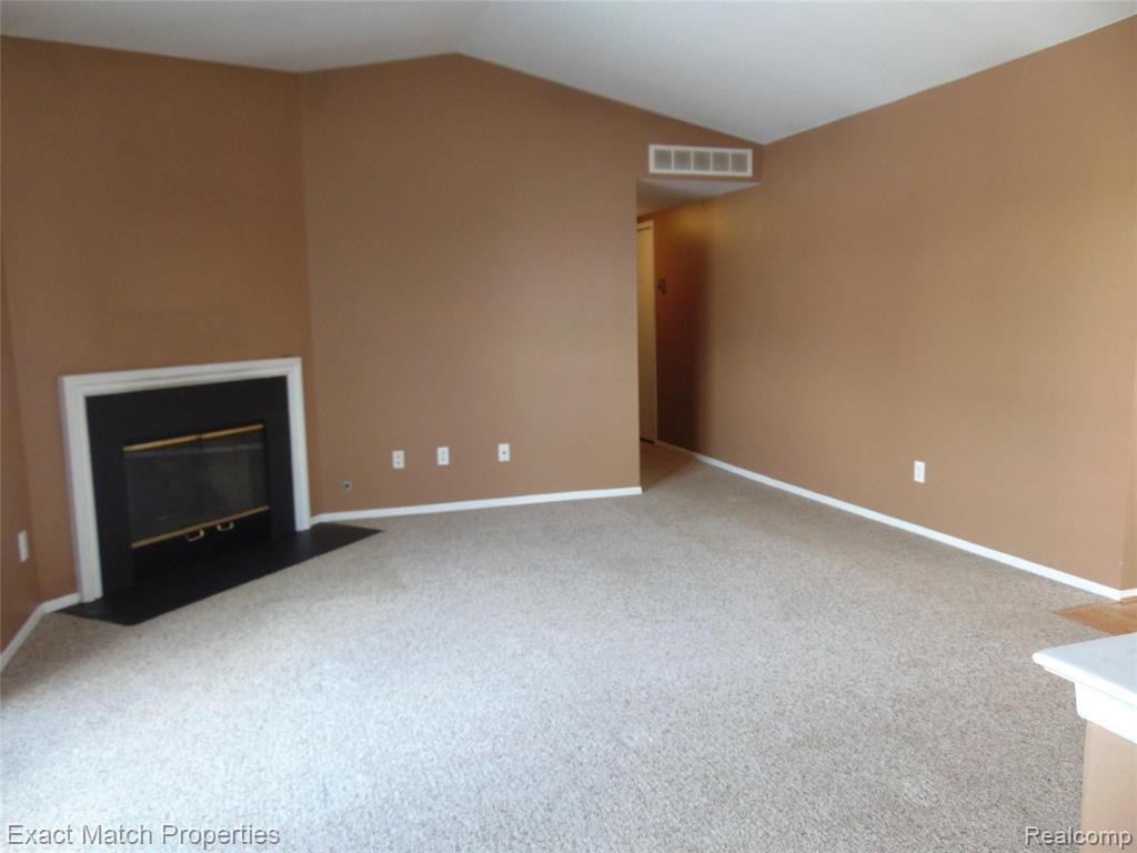 3152 High Pointe Ridge Road Lake Orion, MI 48359 - Photo 4 of 24