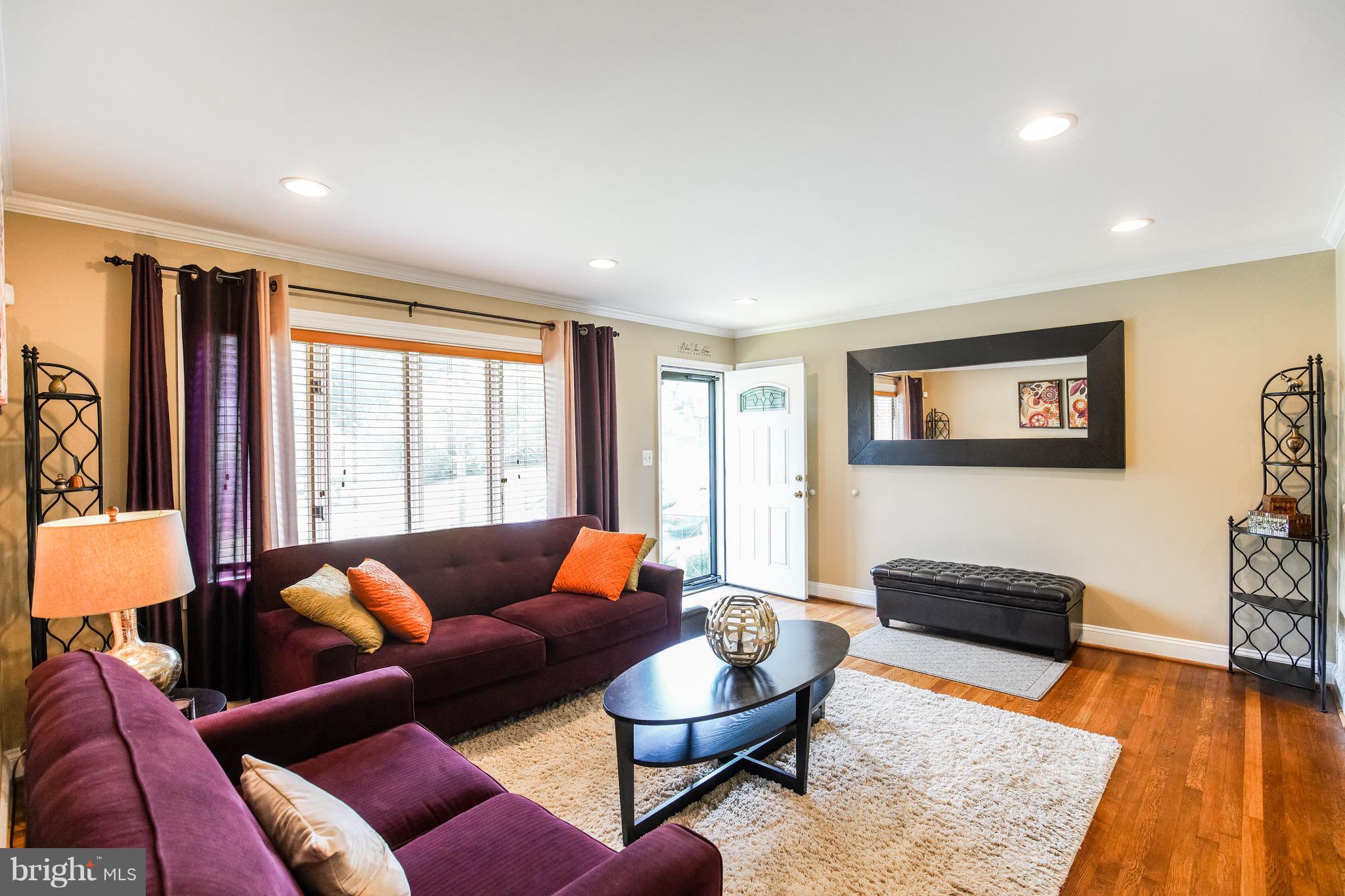 6918 Elbrook Road Hyattsville, MD 20784 - Photo 3 of 30 Living Room