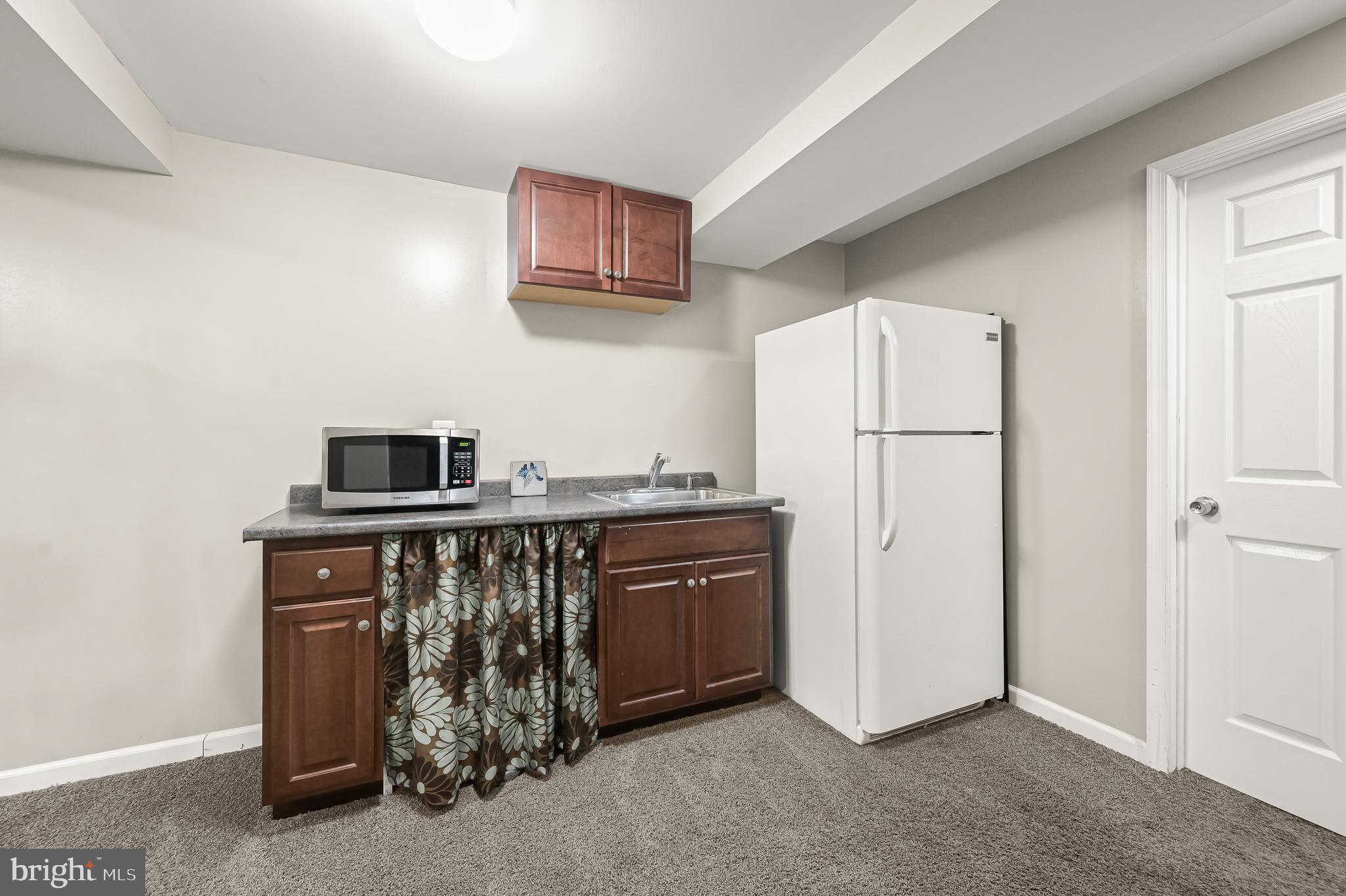 4014 Macalpine Road Ellicott City, MD 21042 - Photo 46 of 79 Wet bar