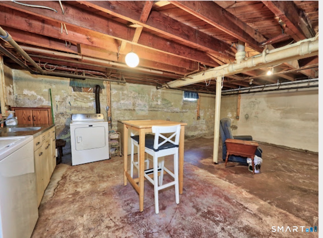 88 Tracy Street Thomaston, CT 06787 - Photo 24 of 31