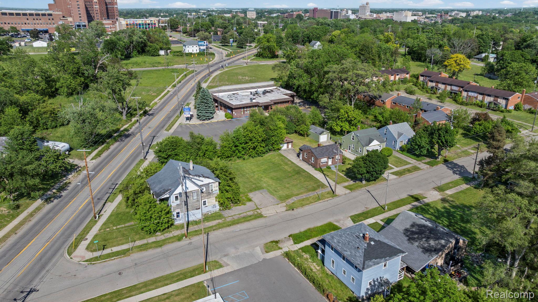 1213 Flushing Road Flint, MI 48504 - Photo 10 of 10 13-web-or-mls-1213-flushing-rd.jpg