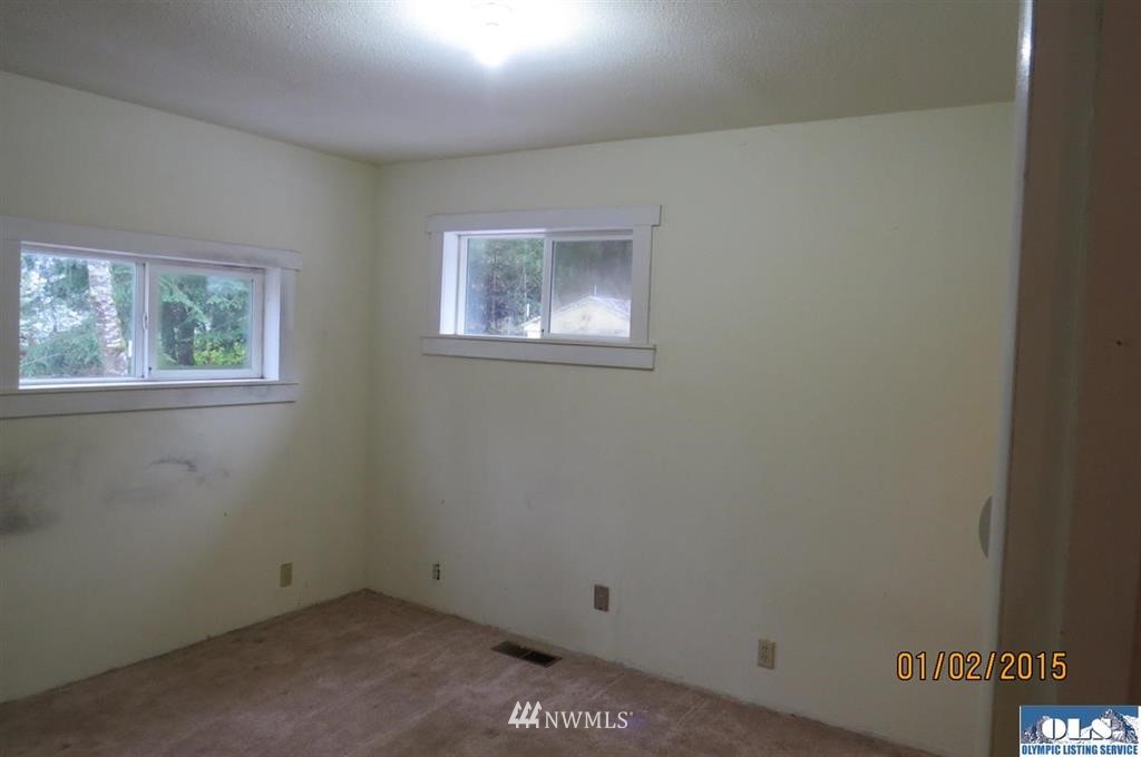 240 Robinson Road Port Angeles, WA 98362 - Photo 5 of 11