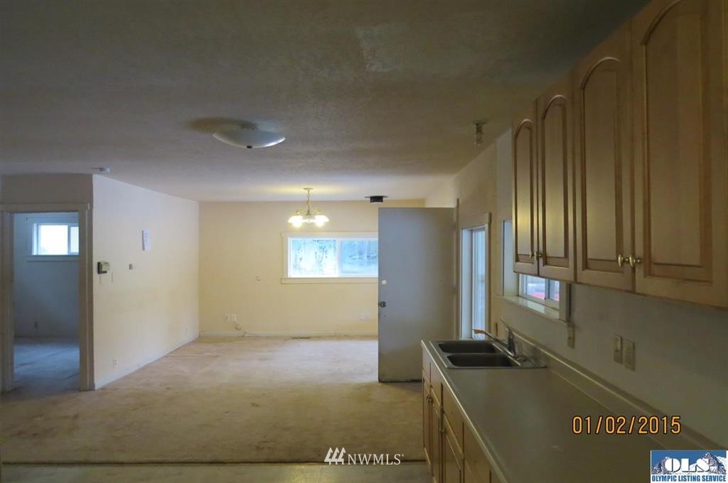 240 Robinson Road Port Angeles, WA 98362 - Photo 7 of 11