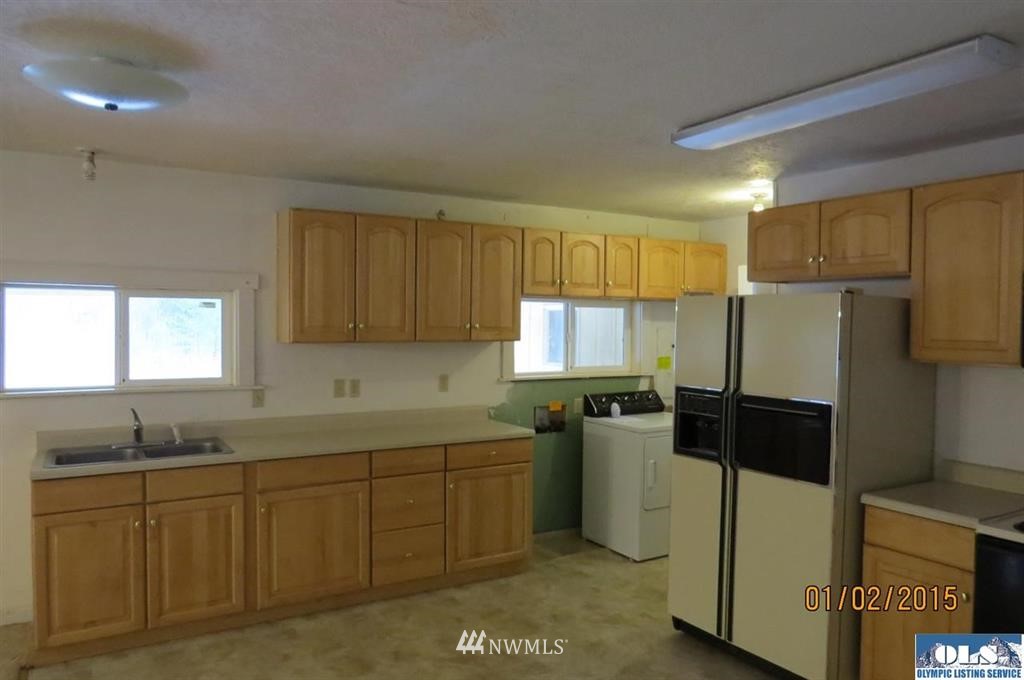 240 Robinson Road Port Angeles, WA 98362 - Photo 9 of 11