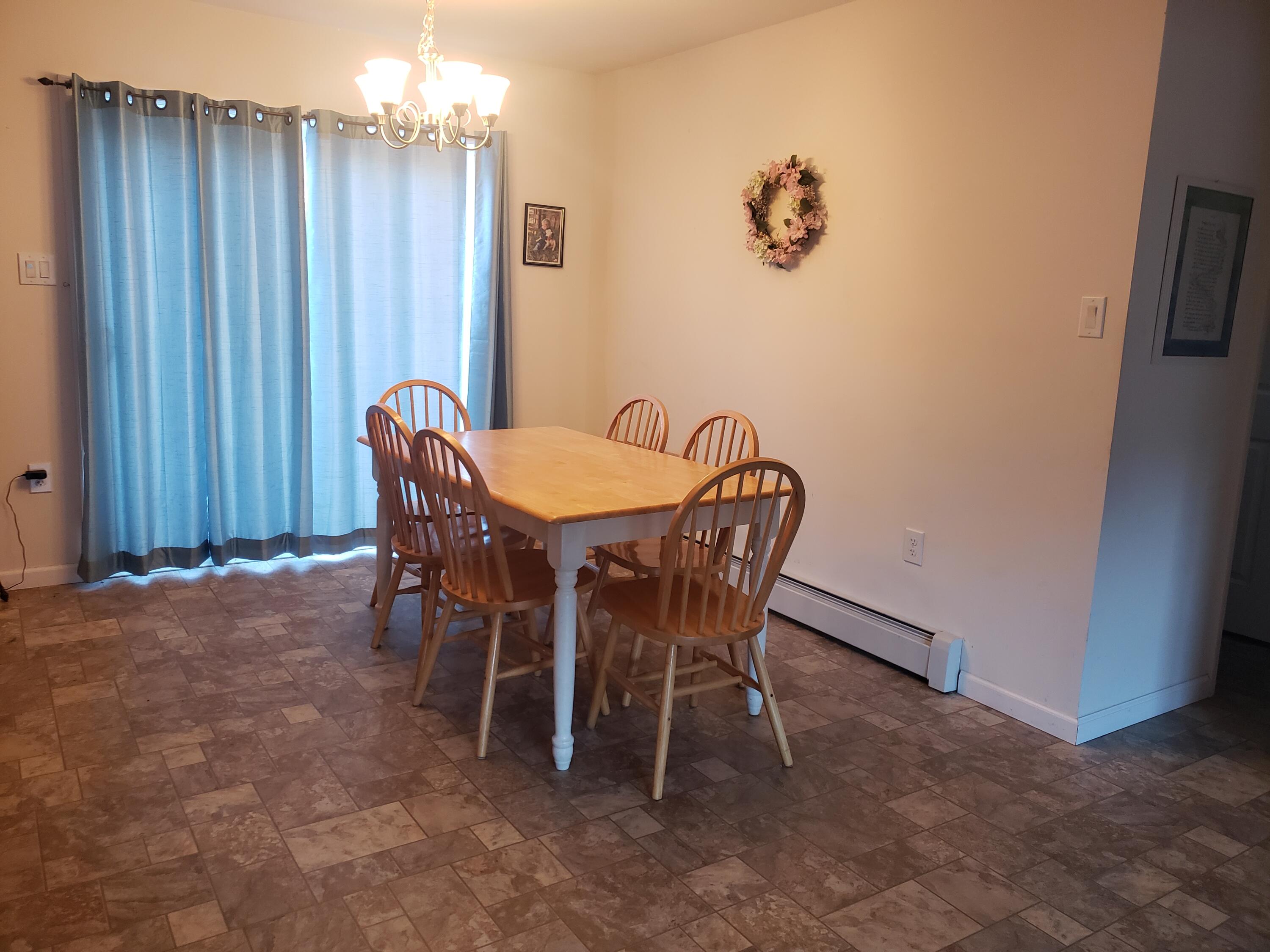 123 Sunset Road Springvale, ME 04083 - Photo 4 of 29 dining area